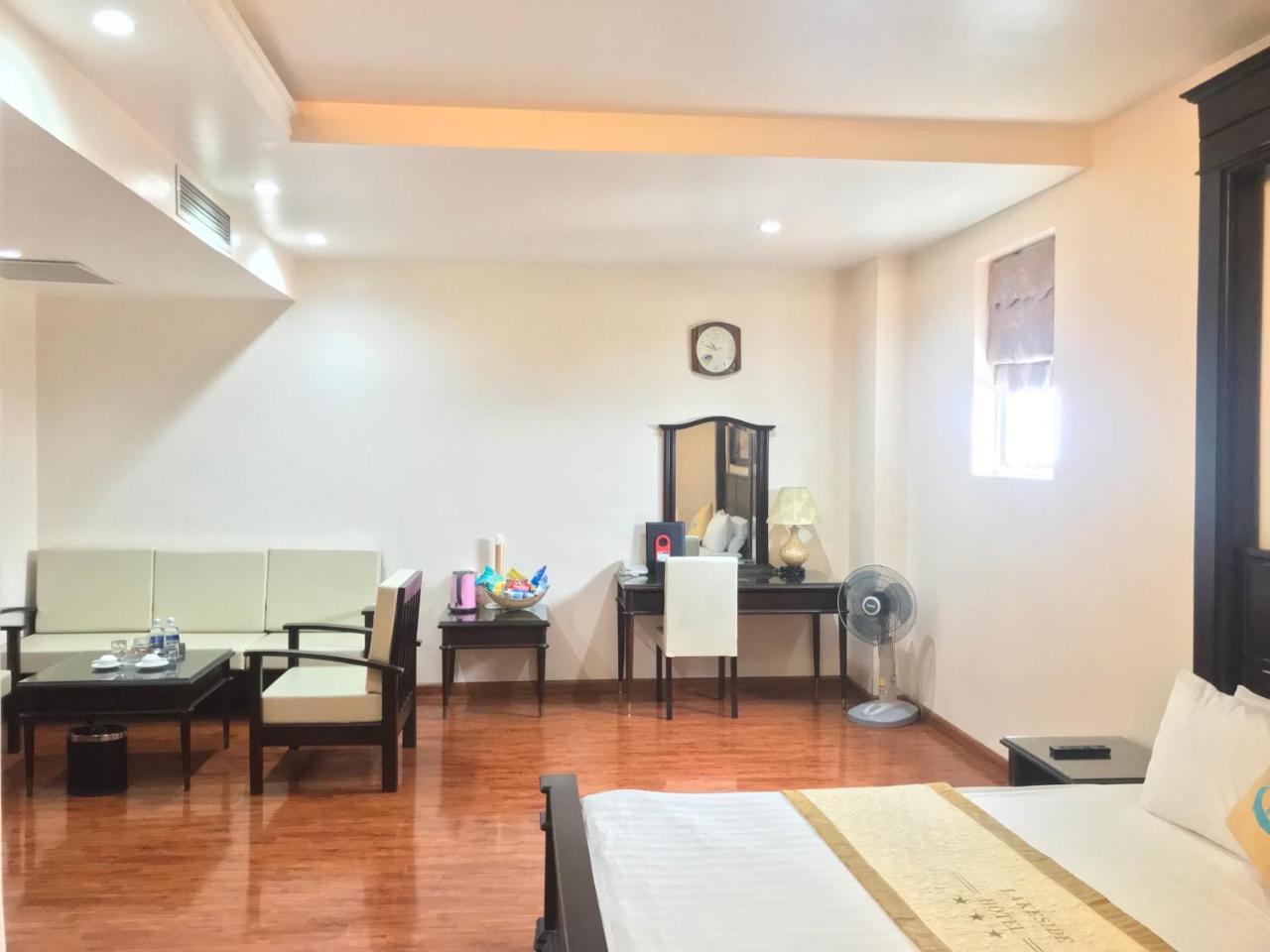 Lakeside 2 Hotel Nam Dinh Nhu Thuc Exteriör bild
